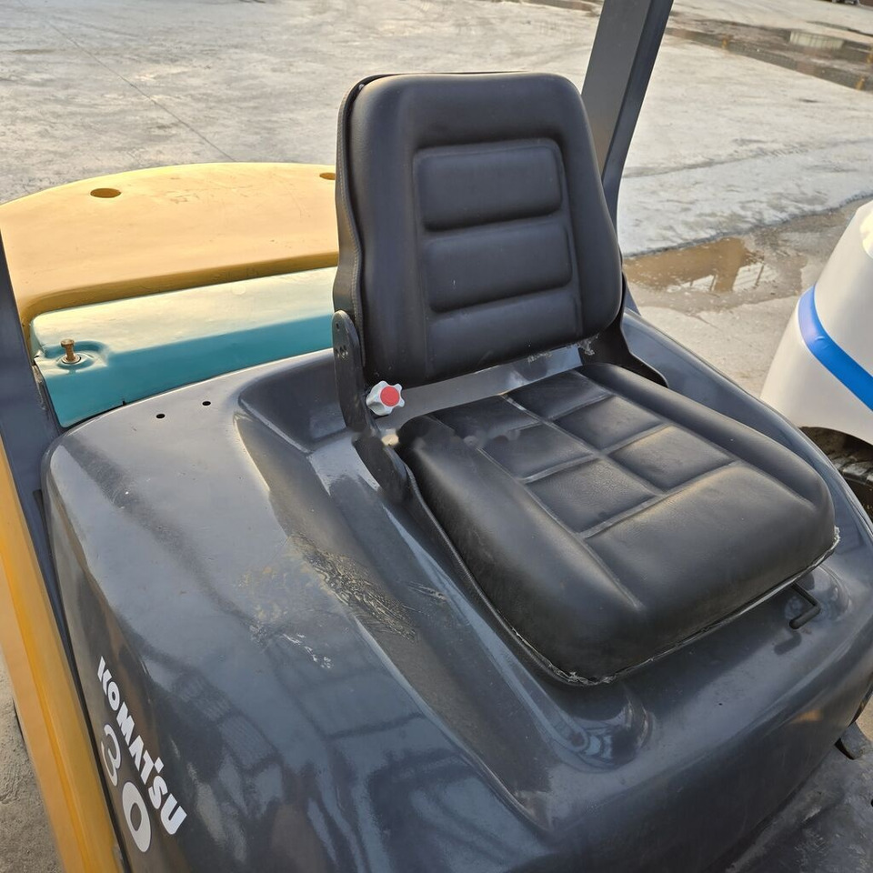 Komatsu FD30 - Dieseltrukki: kuva Komatsu FD30 - Dieseltrukki Komatsu FD30 - Dieseltrukki: kuva Komatsu FD30 - Dieseltrukki