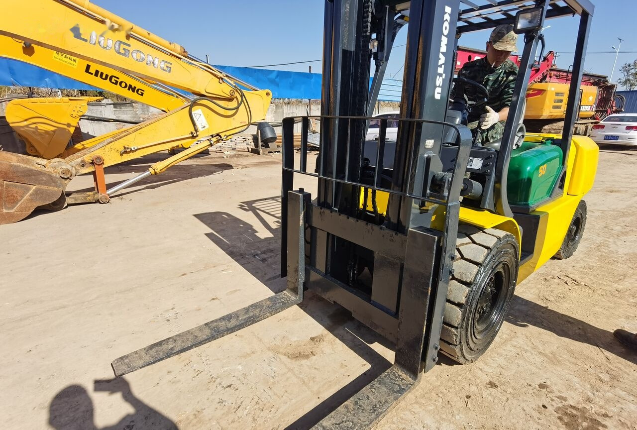 Komatsu FD50 - Vastapainotrukki: kuva Komatsu FD50 - Vastapainotrukki Komatsu FD50 - Vastapainotrukki: kuva Komatsu FD50 - Vastapainotrukki