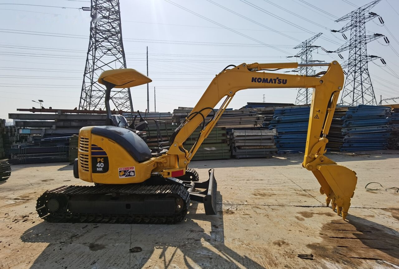 Komatsu PC40MR - Minikuormaaja: kuva Komatsu PC40MR - Minikuormaaja Komatsu PC40MR - Minikuormaaja: kuva Komatsu PC40MR - Minikuormaaja