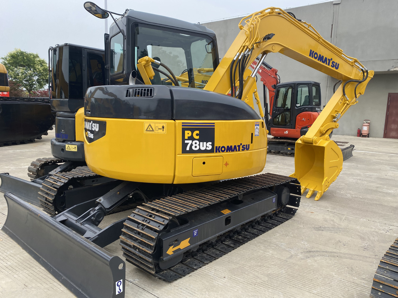 Komatsu PC78US - Minikuormaaja: kuva Komatsu PC78US - Minikuormaaja Komatsu PC78US - Minikuormaaja: kuva Komatsu PC78US - Minikuormaaja