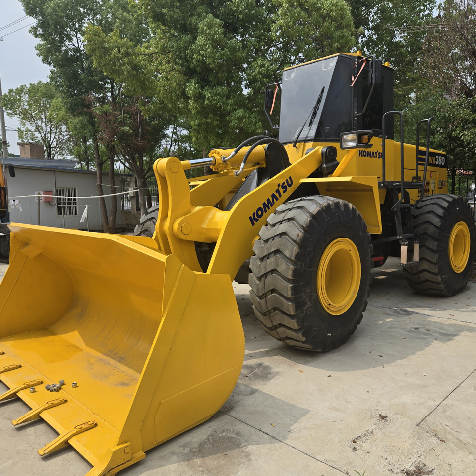 Komatsu WA380 - Pyöräkuormaaja: kuva Komatsu WA380 - Pyöräkuormaaja Komatsu WA380 - Pyöräkuormaaja: kuva Komatsu WA380 - Pyöräkuormaaja