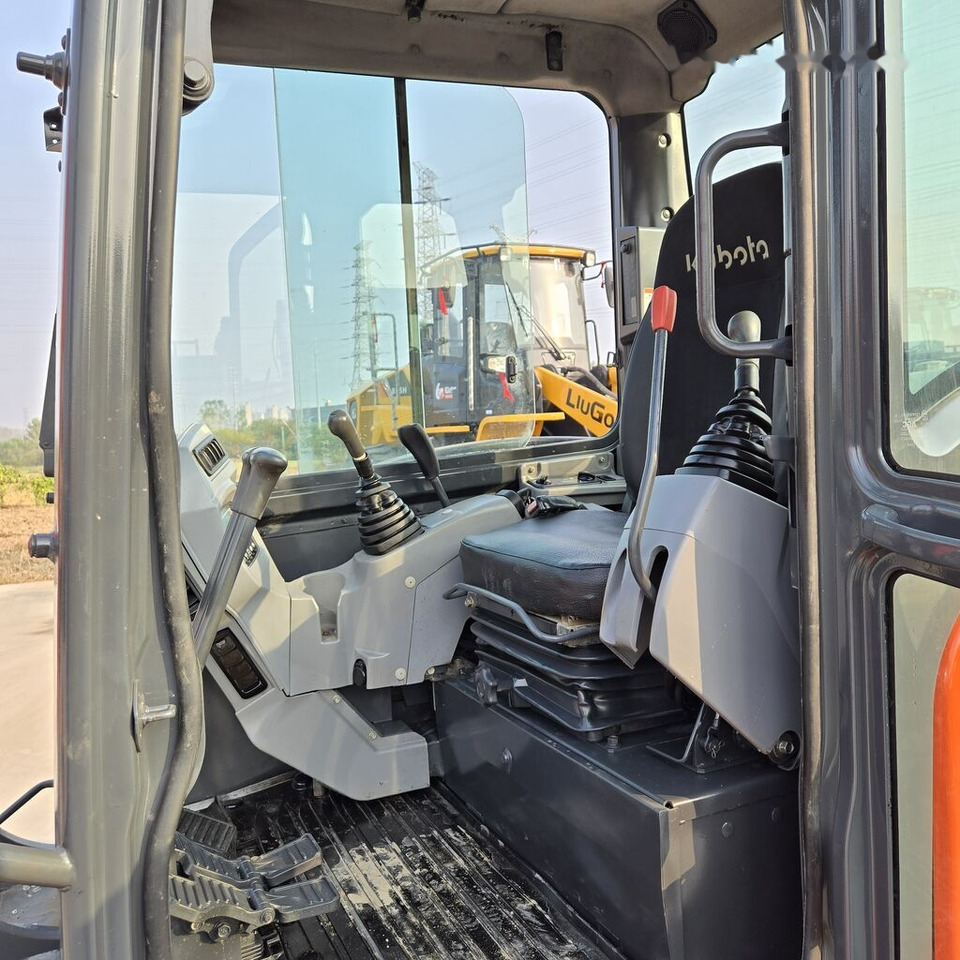 Kubota KX165 - Minikuormaaja: kuva Kubota KX165 - Minikuormaaja Kubota KX165 - Minikuormaaja: kuva Kubota KX165 - Minikuormaaja