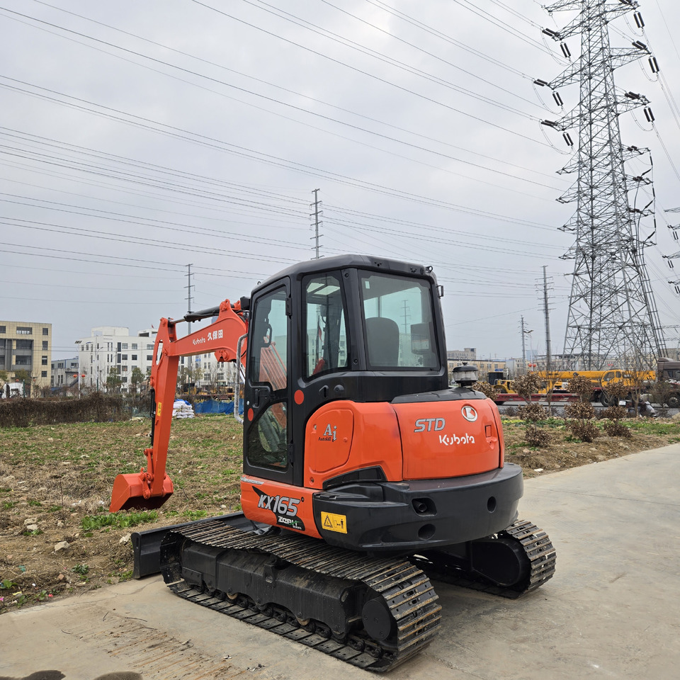 Kubota KX165 - Minikuormaaja: kuva Kubota KX165 - Minikuormaaja Kubota KX165 - Minikuormaaja: kuva Kubota KX165 - Minikuormaaja