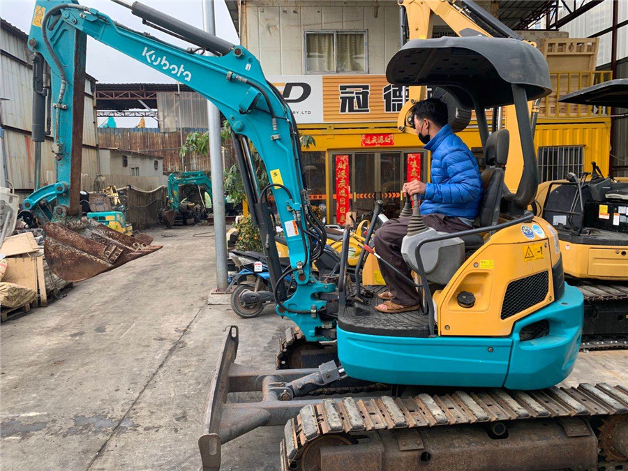 Kubota U35-5 - Minikuormaaja: kuva Kubota U35-5 - Minikuormaaja Kubota U35-5 - Minikuormaaja: kuva Kubota U35-5 - Minikuormaaja