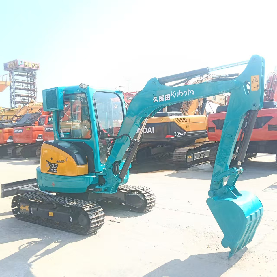 Kubota U35 - Minikuormaaja: kuva Kubota U35 - Minikuormaaja Kubota U35 - Minikuormaaja: kuva Kubota U35 - Minikuormaaja