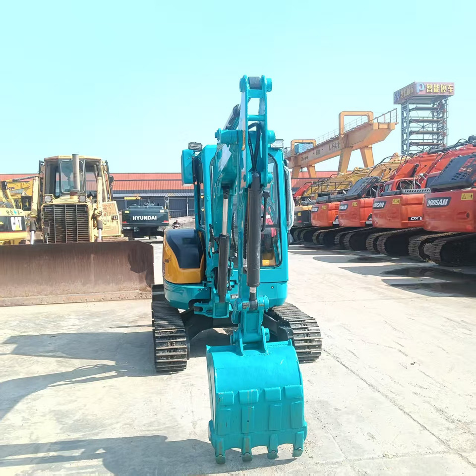 Kubota U35 - Minikuormaaja: kuva Kubota U35 - Minikuormaaja Kubota U35 - Minikuormaaja: kuva Kubota U35 - Minikuormaaja