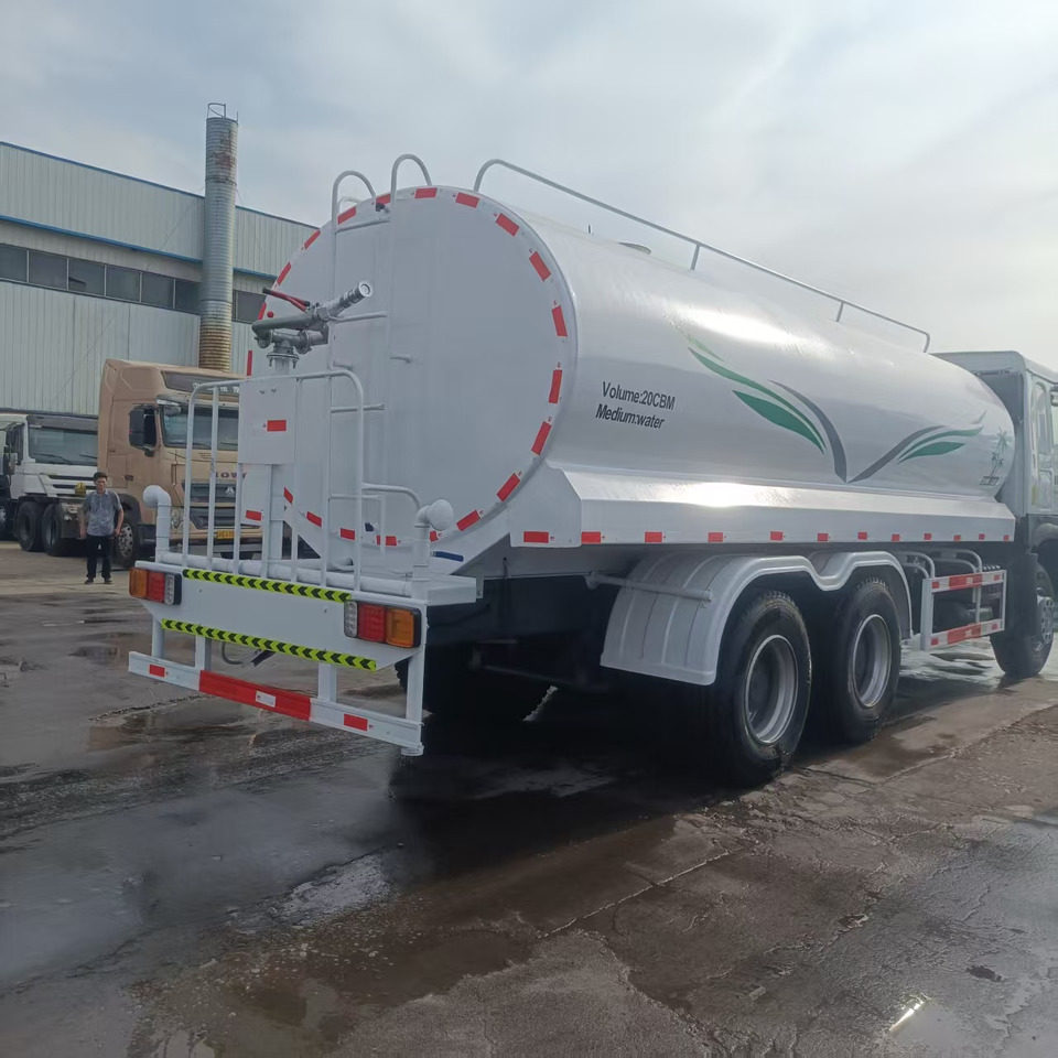 Howo 20 cubic meter sprinkler - Kuorma-auto: kuva Howo 20 cubic meter sprinkler - Kuorma-auto Howo 20 cubic meter sprinkler - Kuorma-auto: kuva Howo 20 cubic meter sprinkler - Kuorma-auto