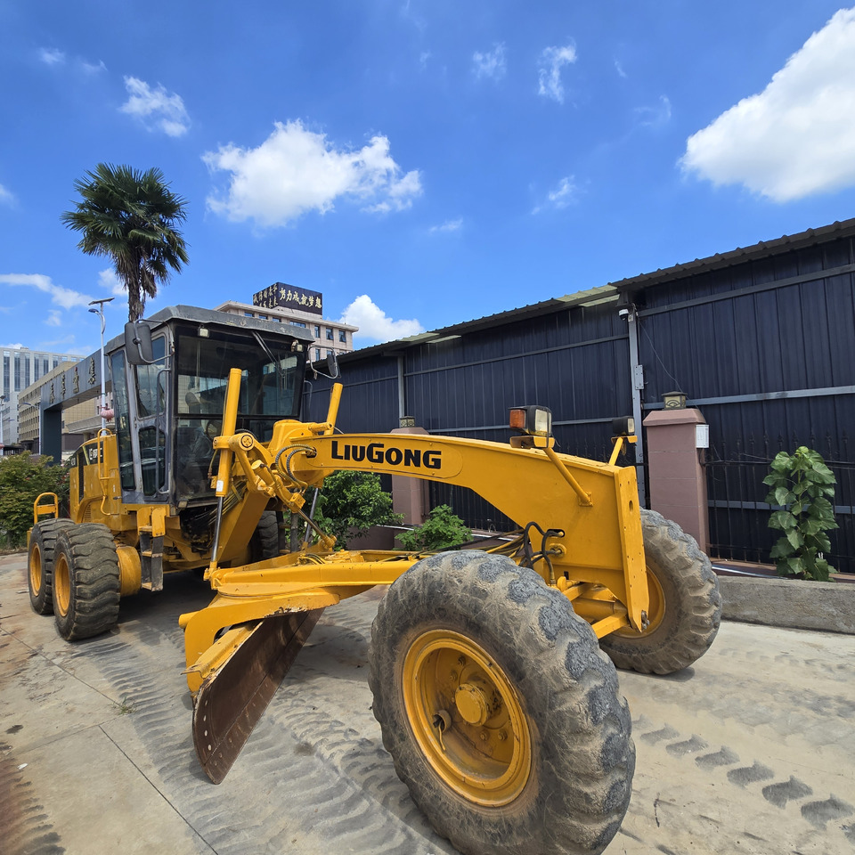 LIUGONG CLG4200 - Tiehöylä: kuva LIUGONG CLG4200 - Tiehöylä LIUGONG CLG4200 - Tiehöylä: kuva LIUGONG CLG4200 - Tiehöylä