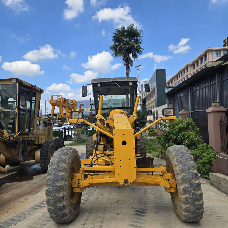 LIUGONG CLG4200 - Tiehöylä: kuva LIUGONG CLG4200 - Tiehöylä LIUGONG CLG4200 - Tiehöylä: kuva LIUGONG CLG4200 - Tiehöylä