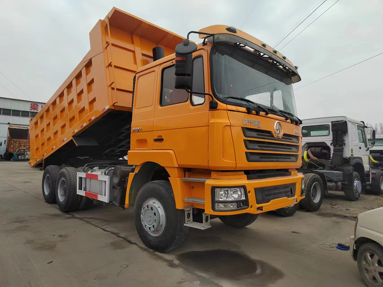 SHACMAN F3000 - Kippiauto kuorma-auto: kuva SHACMAN F3000 - Kippiauto kuorma-auto SHACMAN F3000 - Kippiauto kuorma-auto: kuva SHACMAN F3000 - Kippiauto kuorma-auto