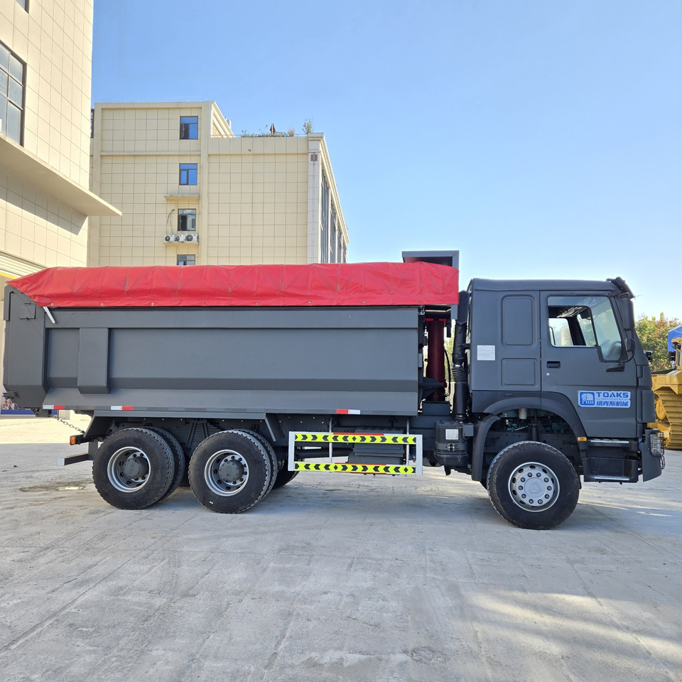 SINOTRUK HOWO 6x4 - Kippiauto kuorma-auto: kuva SINOTRUK HOWO 6x4 - Kippiauto kuorma-auto SINOTRUK HOWO 6x4 - Kippiauto kuorma-auto: kuva SINOTRUK HOWO 6x4 - Kippiauto kuorma-auto