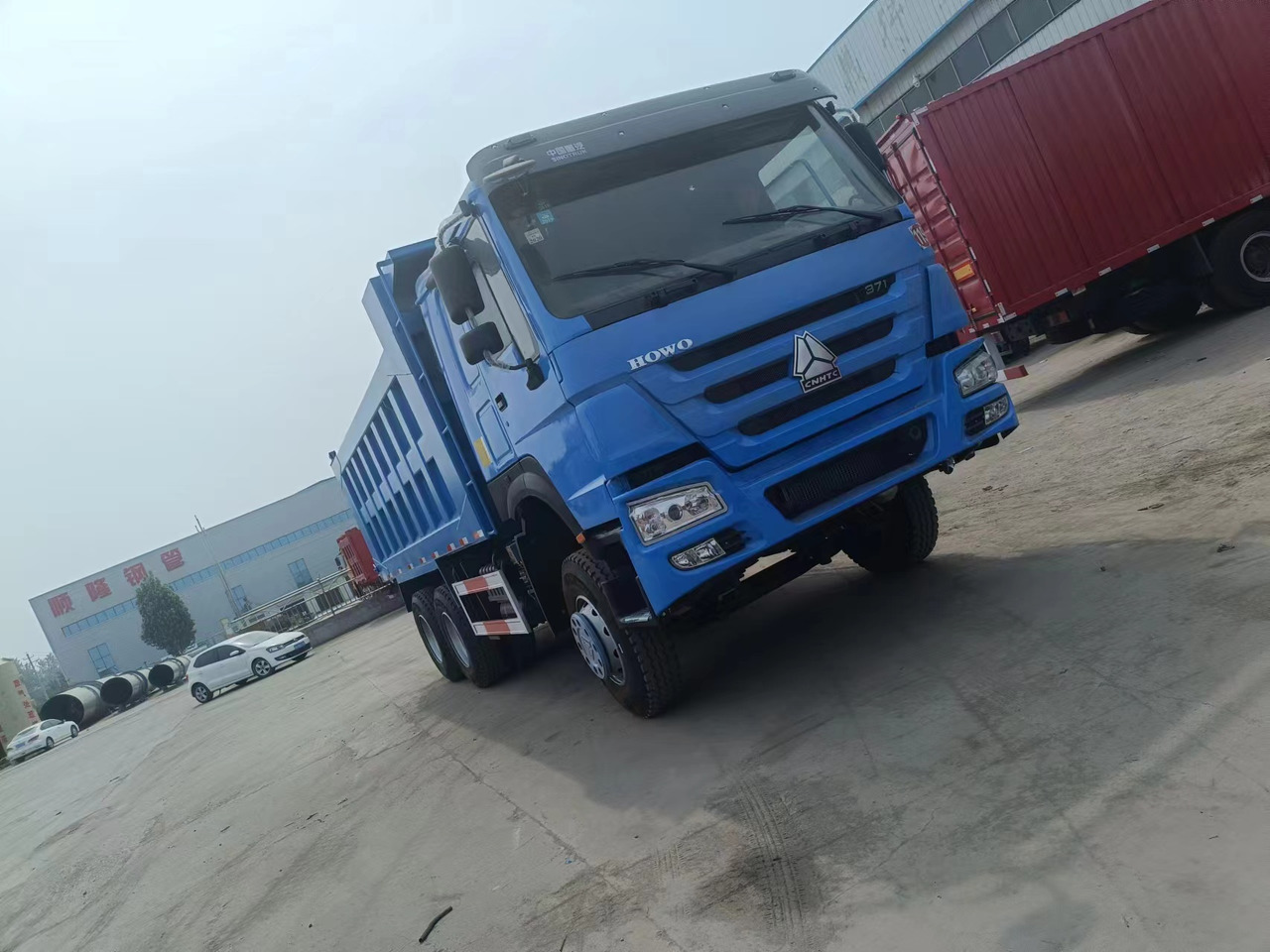 Kippiauto kuorma-auto SINOTRUK HOWO 6x4: kuva Kippiauto kuorma-auto SINOTRUK HOWO 6x4