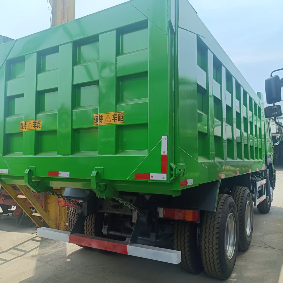 SINOTRUK HOWO 6x4 - Kippiauto kuorma-auto: kuva SINOTRUK HOWO 6x4 - Kippiauto kuorma-auto SINOTRUK HOWO 6x4 - Kippiauto kuorma-auto: kuva SINOTRUK HOWO 6x4 - Kippiauto kuorma-auto