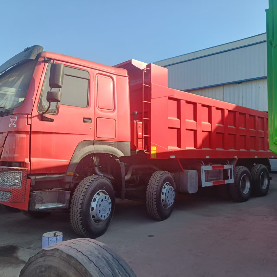 SINOTRUK HOWO 8x4 - Kippiauto kuorma-auto: kuva SINOTRUK HOWO 8x4 - Kippiauto kuorma-auto SINOTRUK HOWO 8x4 - Kippiauto kuorma-auto: kuva SINOTRUK HOWO 8x4 - Kippiauto kuorma-auto
