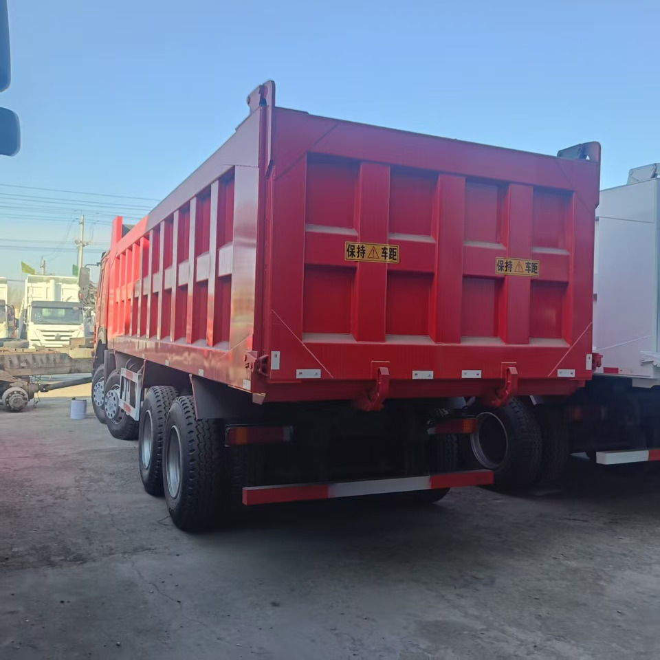SINOTRUK HOWO 8x4 - Kippiauto kuorma-auto: kuva SINOTRUK HOWO 8x4 - Kippiauto kuorma-auto SINOTRUK HOWO 8x4 - Kippiauto kuorma-auto: kuva SINOTRUK HOWO 8x4 - Kippiauto kuorma-auto