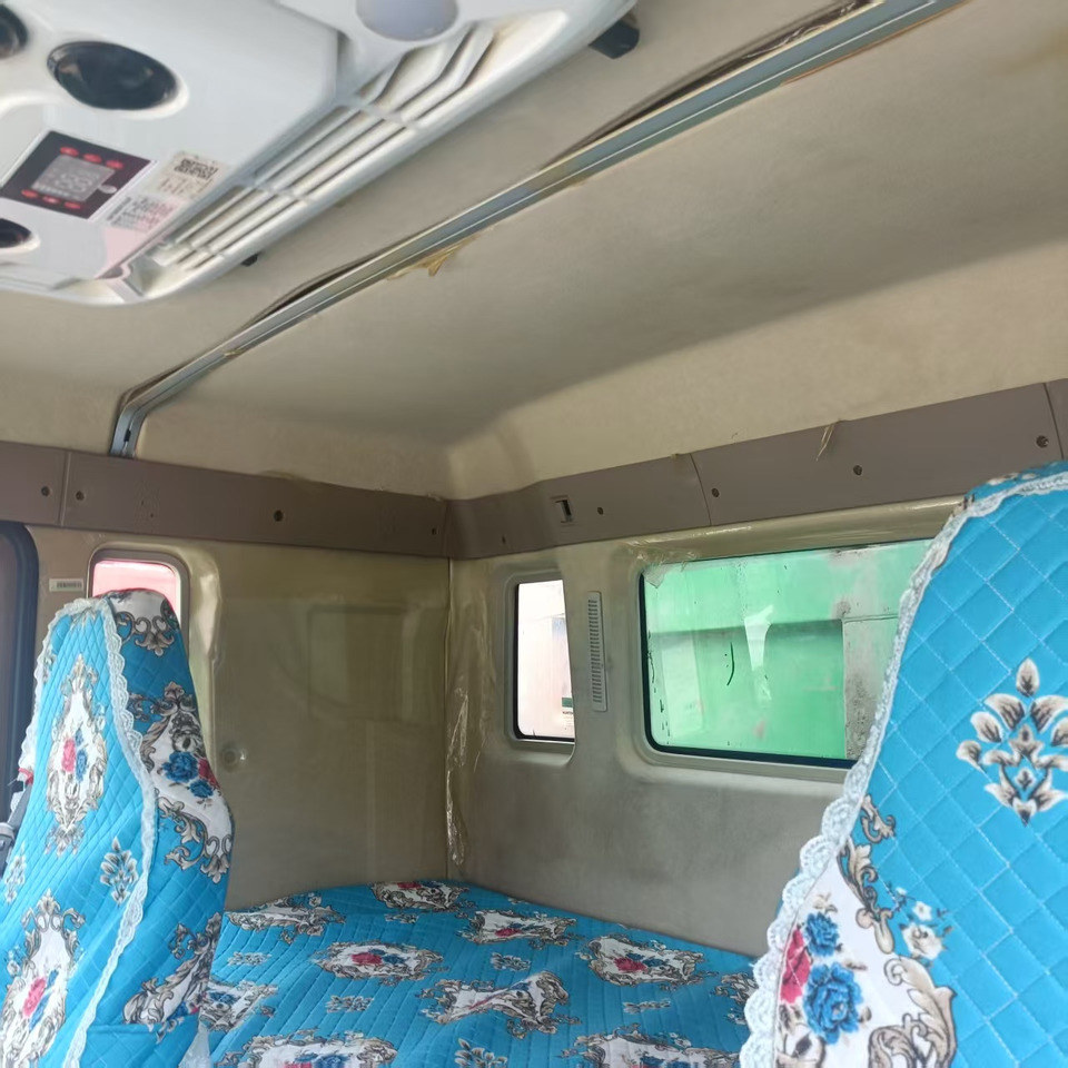 Kippiauto kuorma-auto SINOTRUK HOWO: kuva Kippiauto kuorma-auto SINOTRUK HOWO Kippiauto kuorma-auto SINOTRUK HOWO: kuva Kippiauto kuorma-auto SINOTRUK HOWO