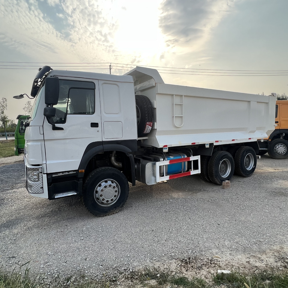 SINOTRUK HOWO - Umpikori kuorma-auto: kuva SINOTRUK HOWO - Umpikori kuorma-auto SINOTRUK HOWO - Umpikori kuorma-auto: kuva SINOTRUK HOWO - Umpikori kuorma-auto