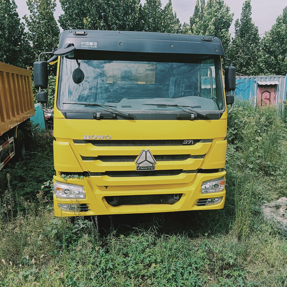 SINOTRUK HOWO - Kippiauto kuorma-auto: kuva SINOTRUK HOWO - Kippiauto kuorma-auto SINOTRUK HOWO - Kippiauto kuorma-auto: kuva SINOTRUK HOWO - Kippiauto kuorma-auto