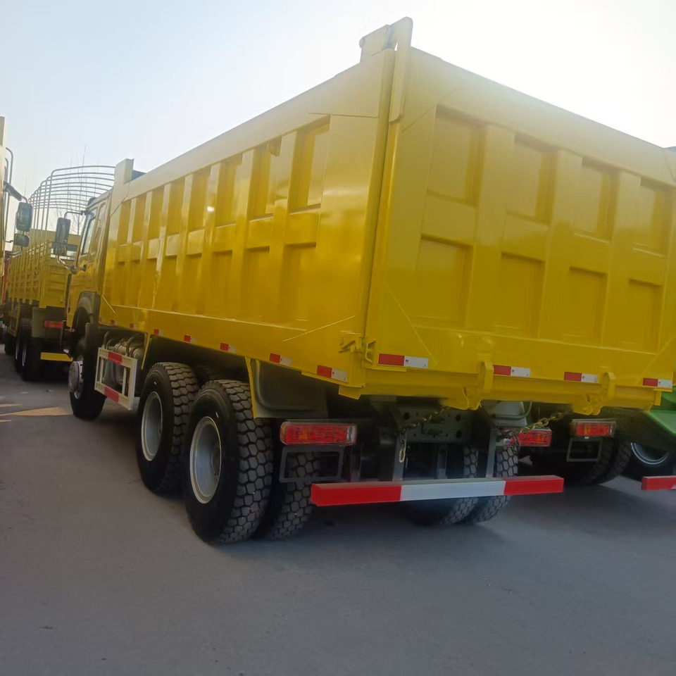 SINOTRUK HOWO - Kippiauto kuorma-auto: kuva SINOTRUK HOWO - Kippiauto kuorma-auto SINOTRUK HOWO - Kippiauto kuorma-auto: kuva SINOTRUK HOWO - Kippiauto kuorma-auto