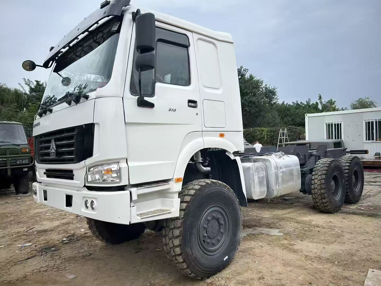 SINOTRUK HOWO - Vetopöytäauto: kuva SINOTRUK HOWO - Vetopöytäauto SINOTRUK HOWO - Vetopöytäauto: kuva SINOTRUK HOWO - Vetopöytäauto