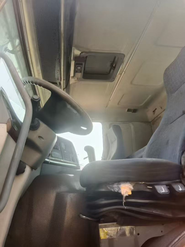 SINOTRUK HOWO - Vetopöytäauto: kuva SINOTRUK HOWO - Vetopöytäauto SINOTRUK HOWO - Vetopöytäauto: kuva SINOTRUK HOWO - Vetopöytäauto