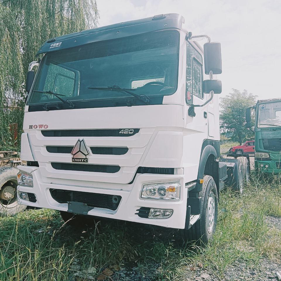 SINOTRUK HOWO - Vetopöytäauto: kuva SINOTRUK HOWO - Vetopöytäauto SINOTRUK HOWO - Vetopöytäauto: kuva SINOTRUK HOWO - Vetopöytäauto