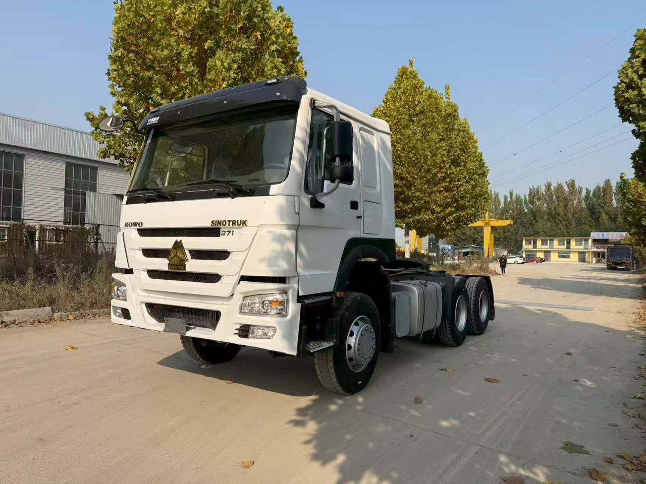 SINOTRUK HOWO tractor - Vetopöytäauto: kuva SINOTRUK HOWO tractor - Vetopöytäauto SINOTRUK HOWO tractor - Vetopöytäauto: kuva SINOTRUK HOWO tractor - Vetopöytäauto