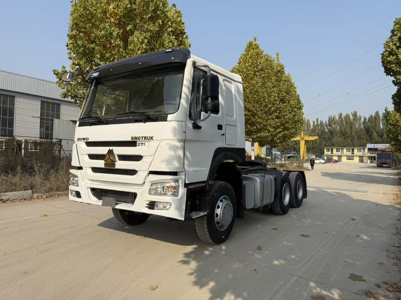 SINOTRUK Howo tractor head - Vetopöytäauto: kuva SINOTRUK Howo tractor head - Vetopöytäauto SINOTRUK Howo tractor head - Vetopöytäauto: kuva SINOTRUK Howo tractor head - Vetopöytäauto