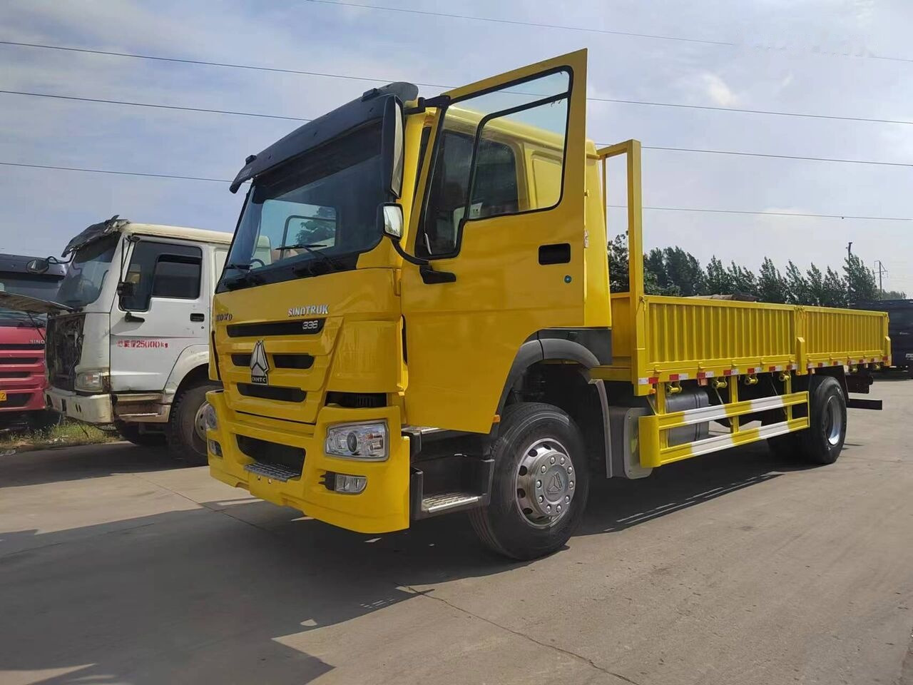 Sinotruk Howo - Vetopöytäauto: kuva Sinotruk Howo - Vetopöytäauto Sinotruk Howo - Vetopöytäauto: kuva Sinotruk Howo - Vetopöytäauto