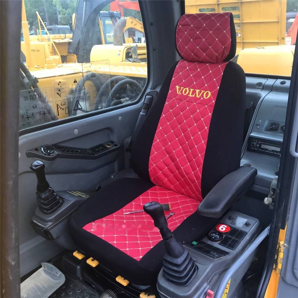 Volvo EC140B LC - Telakaivukone: kuva Volvo EC140B LC - Telakaivukone Volvo EC140B LC - Telakaivukone: kuva Volvo EC140B LC - Telakaivukone