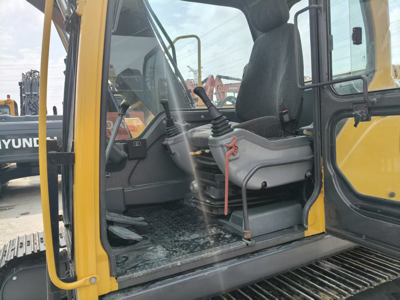 Volvo EC140DL - Telakaivukone: kuva Volvo EC140DL - Telakaivukone Volvo EC140DL - Telakaivukone: kuva Volvo EC140DL - Telakaivukone