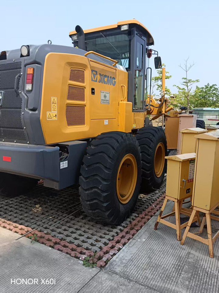 XCMG GR1653 - Tiehöylä: kuva XCMG GR1653 - Tiehöylä XCMG GR1653 - Tiehöylä: kuva XCMG GR1653 - Tiehöylä