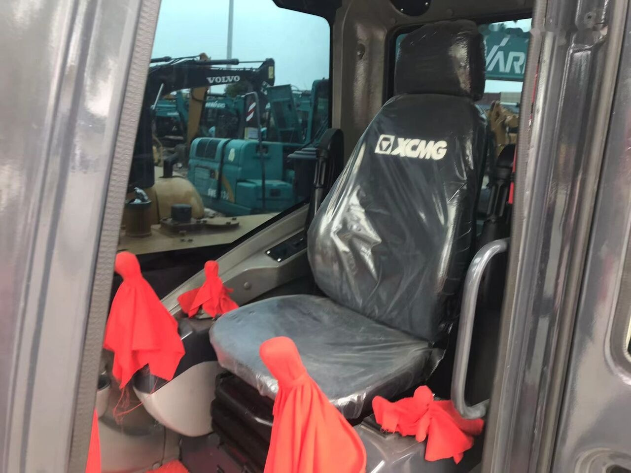 XCMG XE60DA - Minikuormaaja: kuva XCMG XE60DA - Minikuormaaja XCMG XE60DA - Minikuormaaja: kuva XCMG XE60DA - Minikuormaaja