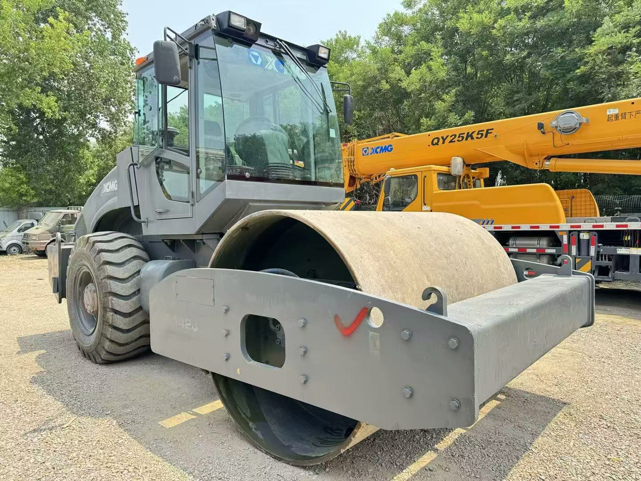 XCMG XS142J - Tiejyrä: kuva XCMG XS142J - Tiejyrä XCMG XS142J - Tiejyrä: kuva XCMG XS142J - Tiejyrä