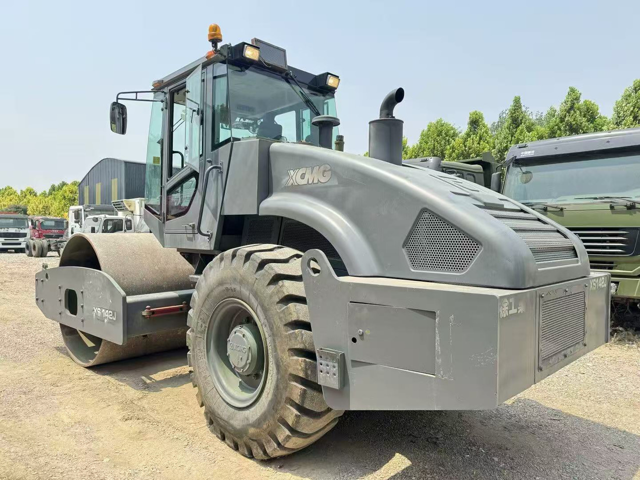 XCMG XS142J - Tiejyrä: kuva XCMG XS142J - Tiejyrä XCMG XS142J - Tiejyrä: kuva XCMG XS142J - Tiejyrä