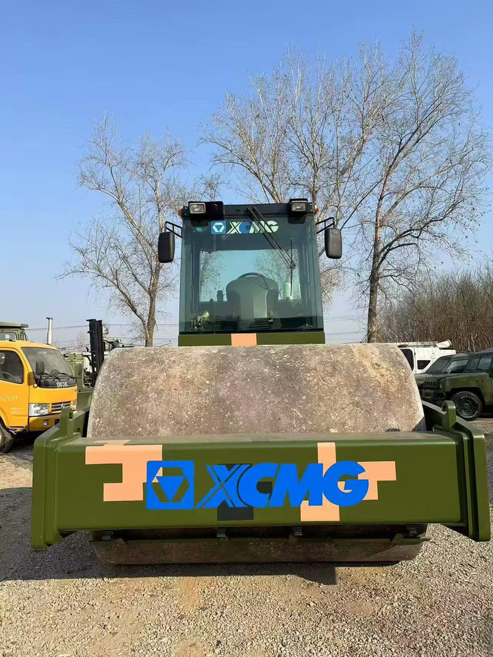 XCMG XS202J - Tiivistyskone: kuva XCMG XS202J - Tiivistyskone XCMG XS202J - Tiivistyskone: kuva XCMG XS202J - Tiivistyskone