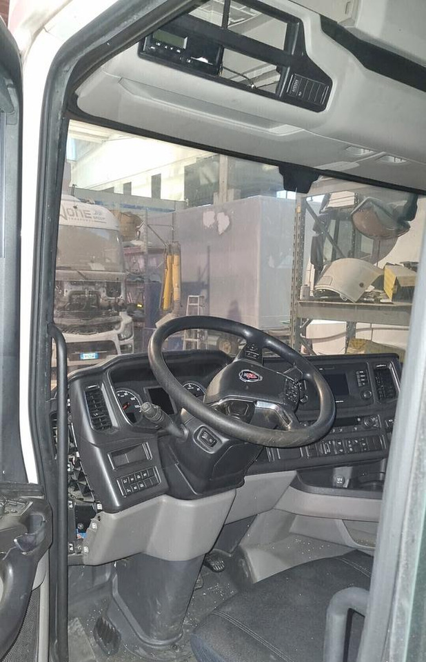 Cabina Scania NTG CR20H 2021 per R450 R550 etc. - Ohjaamo - Kuorma-auto: kuva Cabina Scania NTG CR20H 2021 per R450 R550 etc. - Ohjaamo - Kuorma-auto Cabina Scania NTG CR20H 2021 per R450 R550 etc. - Ohjaamo - Kuorma-auto: kuva Cabina Scania NTG CR20H 2021 per R450 R550 etc. - Ohjaamo - Kuorma-auto
