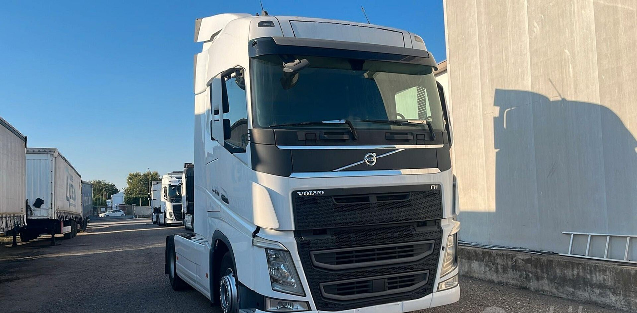 Volvo FH 460 Euro 6 Globetrotter 2018 - Vetopöytäauto: kuva Volvo FH 460 Euro 6 Globetrotter 2018 - Vetopöytäauto Volvo FH 460 Euro 6 Globetrotter 2018 - Vetopöytäauto: kuva Volvo FH 460 Euro 6 Globetrotter 2018 - Vetopöytäauto