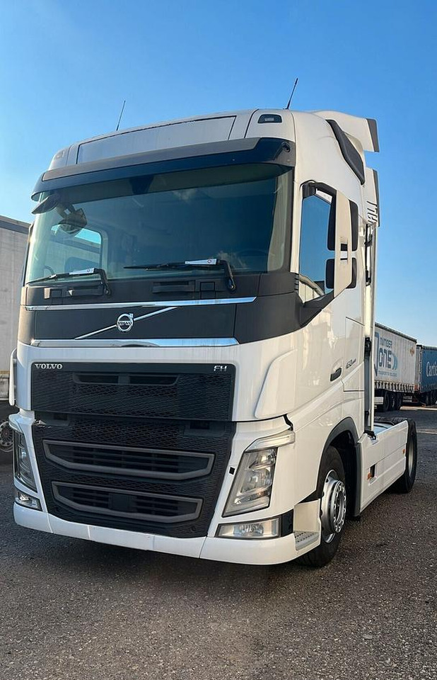 Volvo FH 460 Euro 6 Globetrotter 2018 - Vetopöytäauto: kuva Volvo FH 460 Euro 6 Globetrotter 2018 - Vetopöytäauto Volvo FH 460 Euro 6 Globetrotter 2018 - Vetopöytäauto: kuva Volvo FH 460 Euro 6 Globetrotter 2018 - Vetopöytäauto