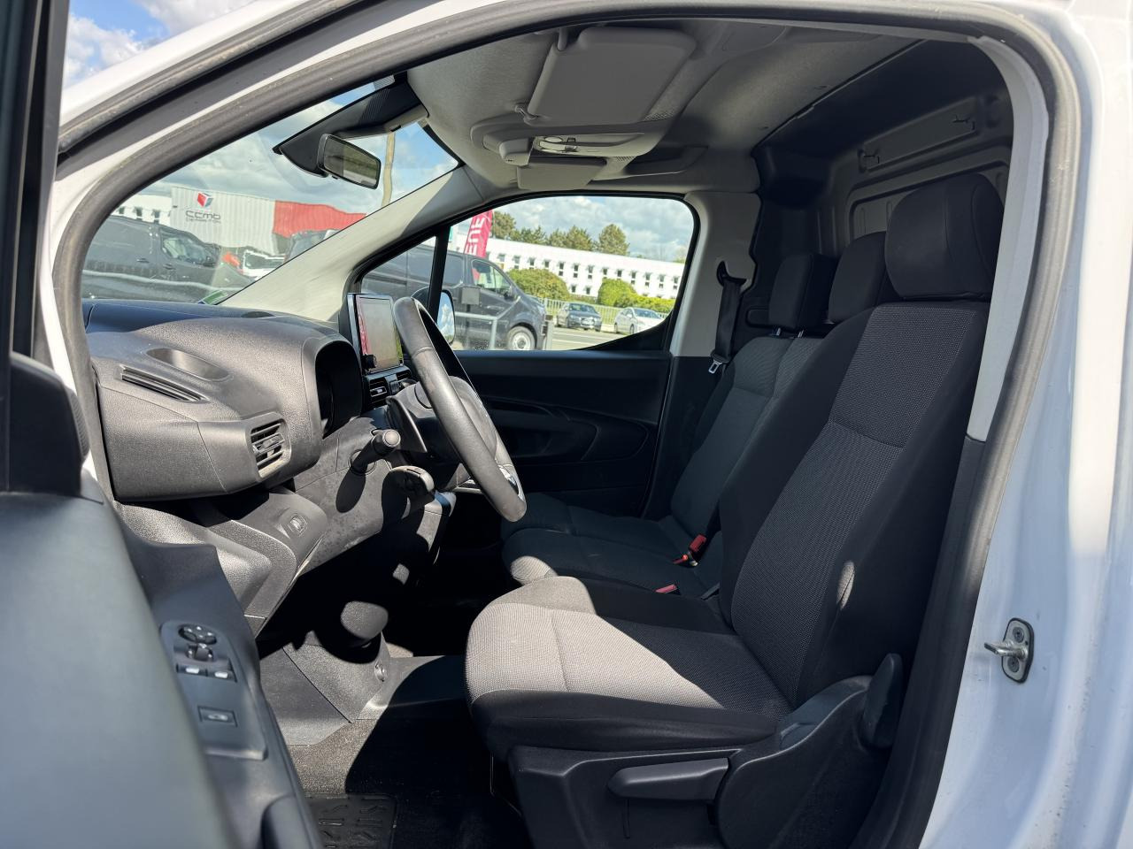 CITROEN BERLINGO M 650KG 1.5 HDI 130CH EAT-8 3 PLACES - Pakettiauto: kuva CITROEN BERLINGO M 650KG 1.5 HDI 130CH EAT-8 3 PLACES - Pakettiauto CITROEN BERLINGO M 650KG 1.5 HDI 130CH EAT-8 3 PLACES - Pakettiauto: kuva CITROEN BERLINGO M 650KG 1.5 HDI 130CH EAT-8 3 PLACES - Pakettiauto