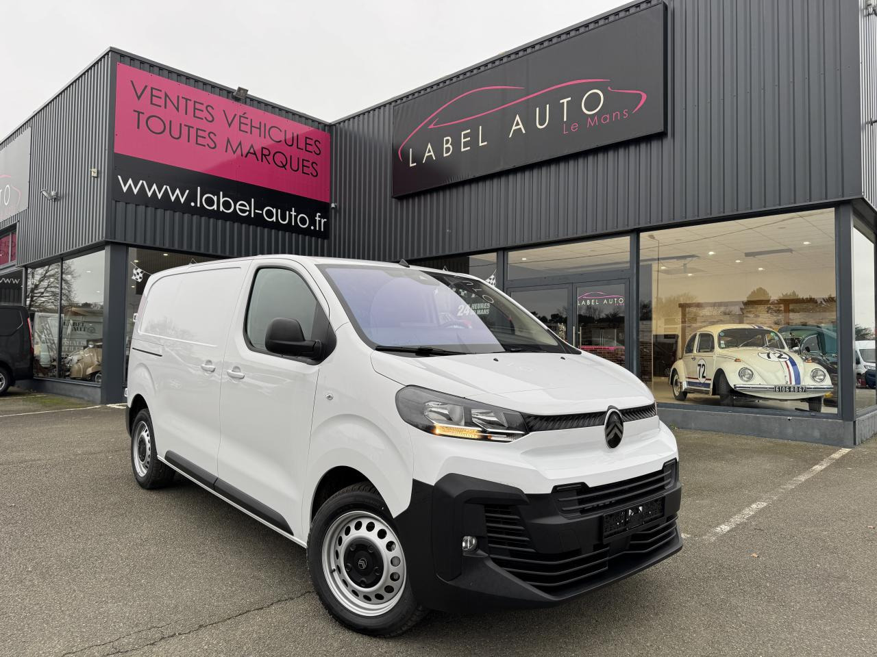 CITROEN Jumpy M 2.0 BlueHDi - 145 S&S - BV EAT8  III FOURGON . PHASE 2 - Pakettiauto: kuva CITROEN Jumpy M 2.0 BlueHDi - 145 S&S - BV EAT8  III FOURGON . PHASE 2 - Pakettiauto CITROEN Jumpy M 2.0 BlueHDi - 145 S&S - BV EAT8  III FOURGON . PHASE 2 - Pakettiauto: kuva CITROEN Jumpy M 2.0 BlueHDi - 145 S&S - BV EAT8  III FOURGON . PHASE 2 - Pakettiauto