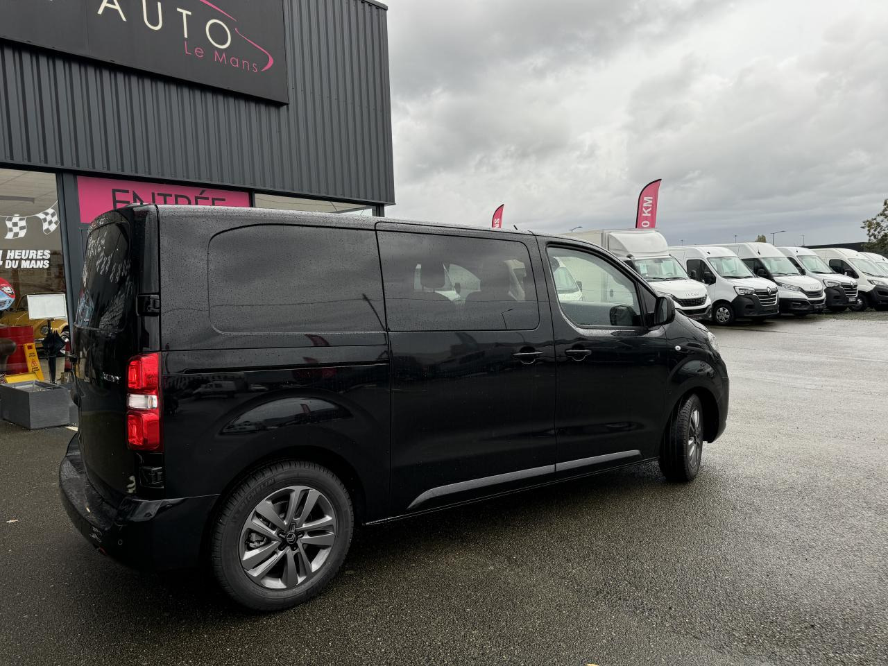 CITROEN jumpy M 2.0 BLUEHDI 180 S S EAT8 DOUBLE CABINE 5 PLACES - Pakettiauto: kuva CITROEN jumpy M 2.0 BLUEHDI 180 S S EAT8 DOUBLE CABINE 5 PLACES - Pakettiauto CITROEN jumpy M 2.0 BLUEHDI 180 S S EAT8 DOUBLE CABINE 5 PLACES - Pakettiauto: kuva CITROEN jumpy M 2.0 BLUEHDI 180 S S EAT8 DOUBLE CABINE 5 PLACES - Pakettiauto
