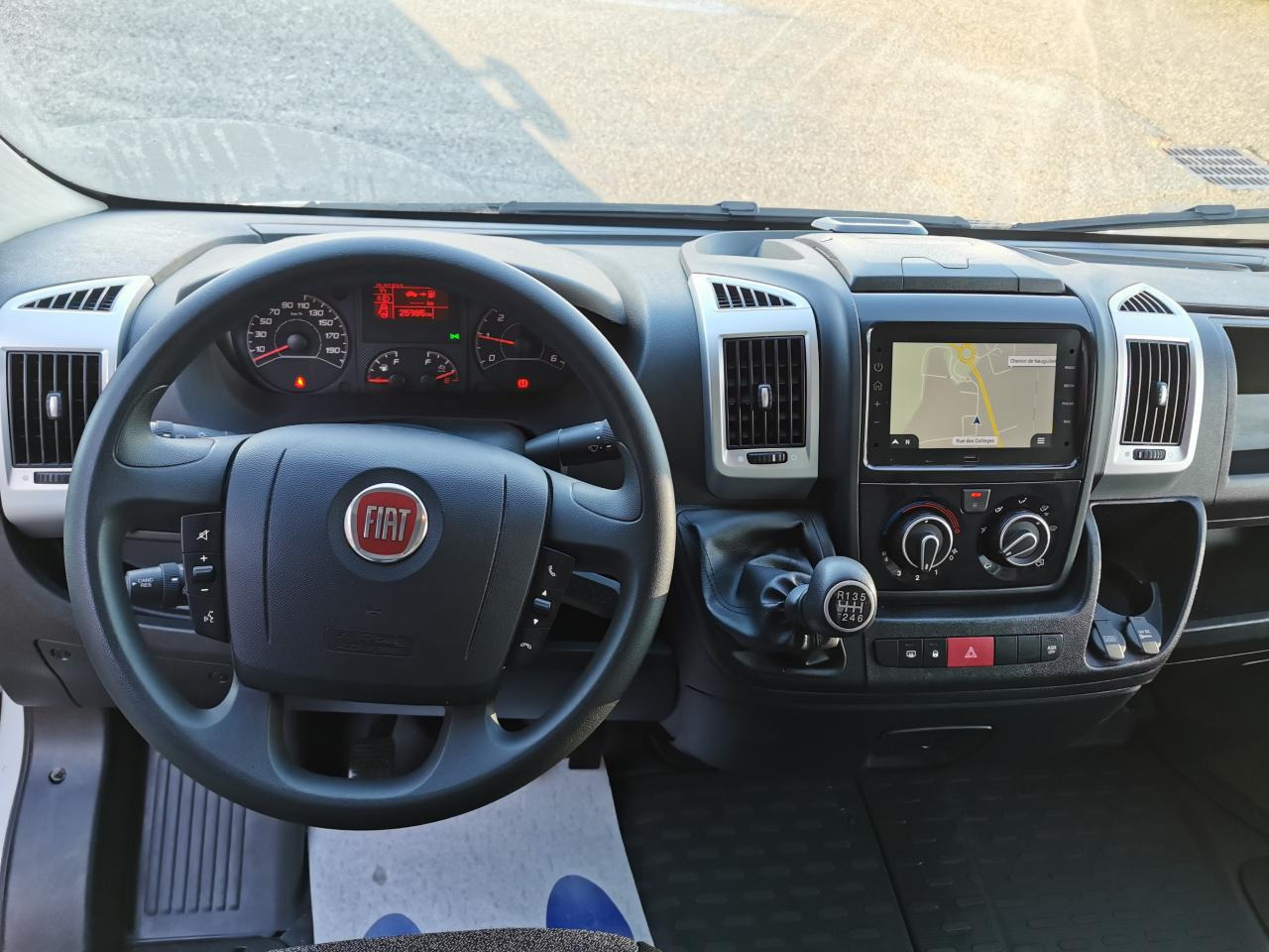 FIAT DUCATO 3T5 CAISSE + HAYON 2.3 MJT 140CH PRO LOUNGE - Jakeluauto: kuva FIAT DUCATO 3T5 CAISSE + HAYON 2.3 MJT 140CH PRO LOUNGE - Jakeluauto FIAT DUCATO 3T5 CAISSE + HAYON 2.3 MJT 140CH PRO LOUNGE - Jakeluauto: kuva FIAT DUCATO 3T5 CAISSE + HAYON 2.3 MJT 140CH PRO LOUNGE - Jakeluauto