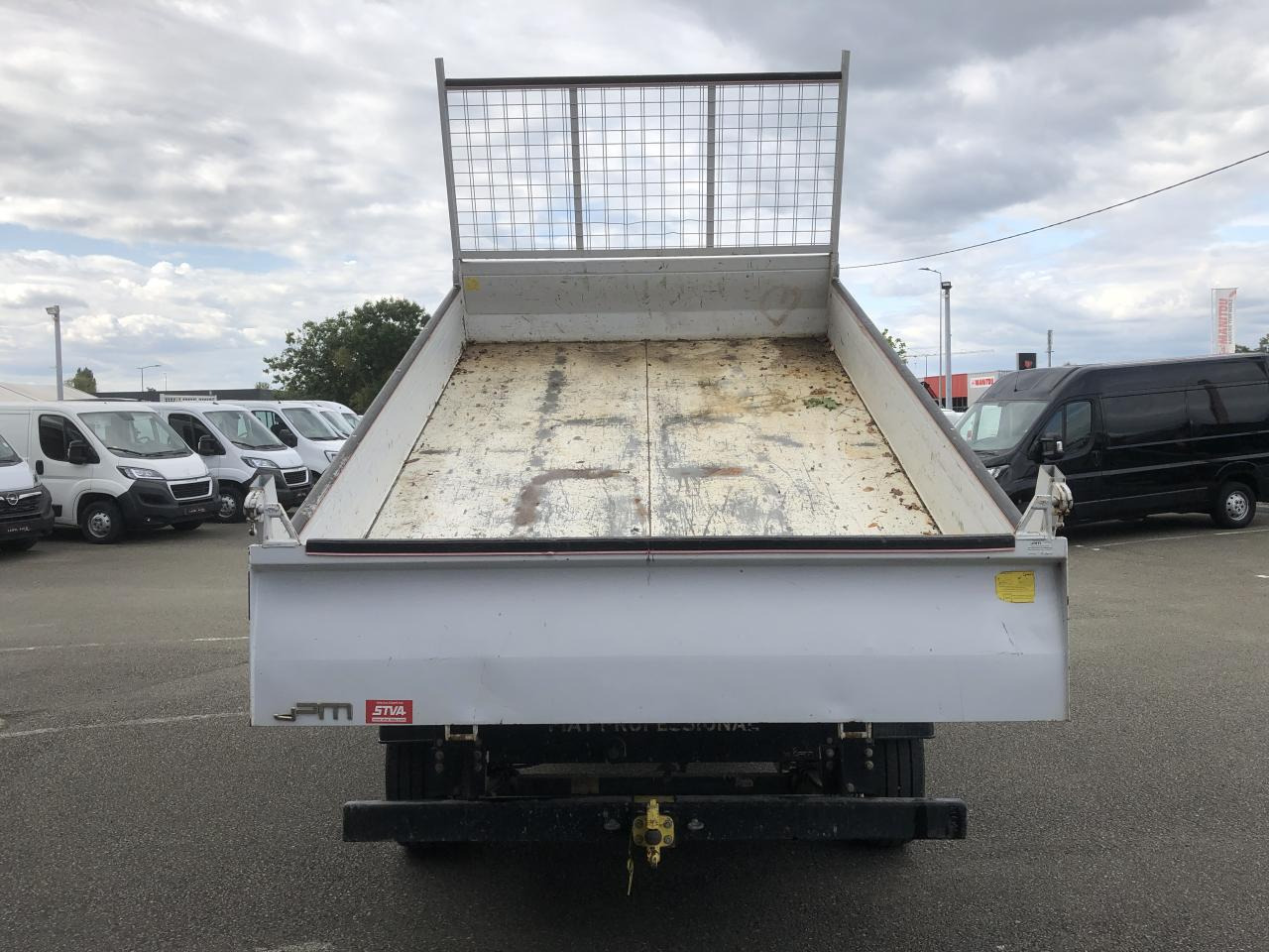 FIAT DUCATO 3T5 MAXI BENNE + COFFRE 2.3 JTD 130 CH PACK PRO NAV - Kippilava-auto: kuva FIAT DUCATO 3T5 MAXI BENNE + COFFRE 2.3 JTD 130 CH PACK PRO NAV - Kippilava-auto FIAT DUCATO 3T5 MAXI BENNE + COFFRE 2.3 JTD 130 CH PACK PRO NAV - Kippilava-auto: kuva FIAT DUCATO 3T5 MAXI BENNE + COFFRE 2.3 JTD 130 CH PACK PRO NAV - Kippilava-auto