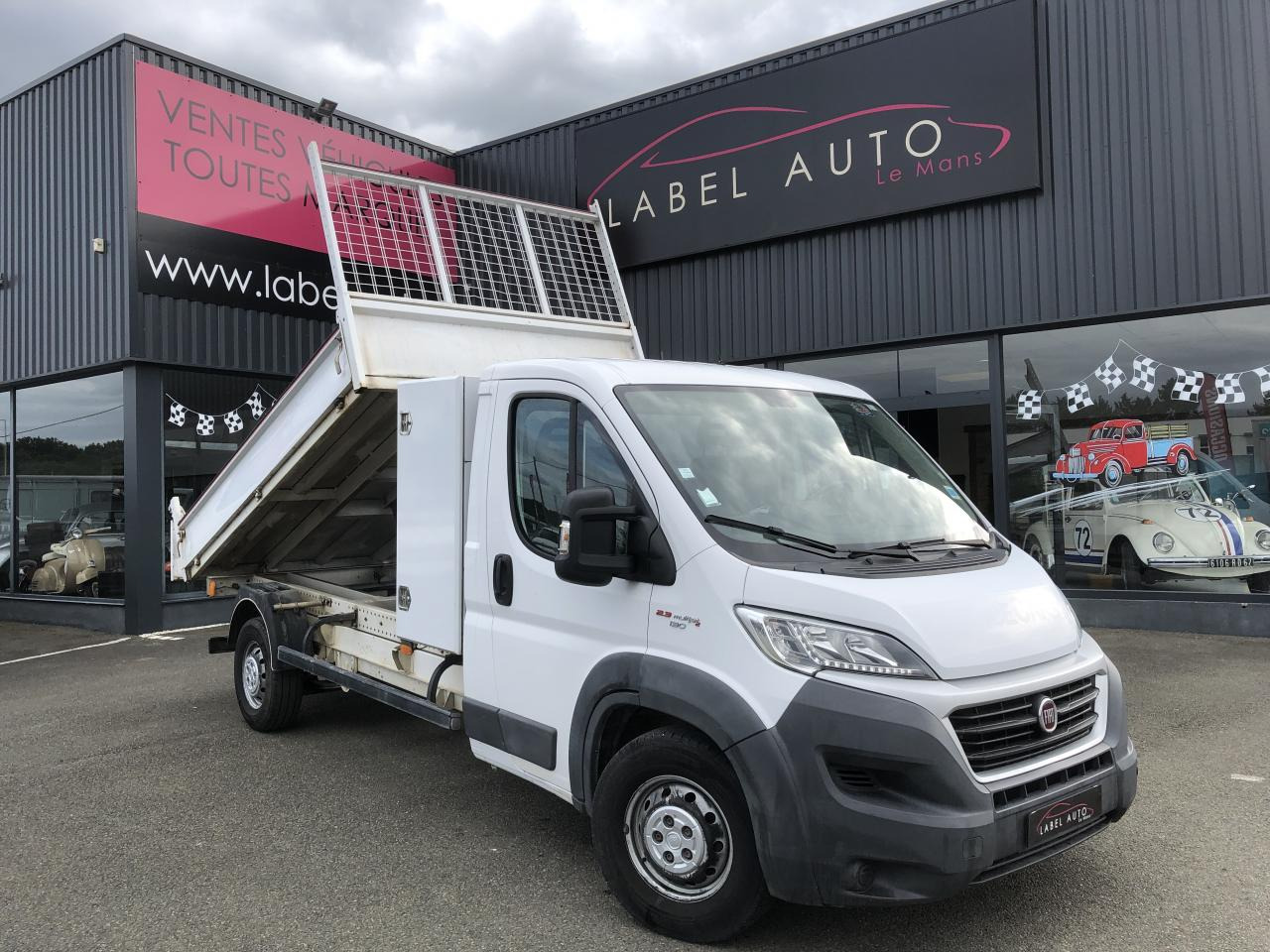 FIAT DUCATO 3T5 MAXI BENNE + COFFRE 2.3 JTD 130 CH PACK PRO NAV - Kippilava-auto: kuva FIAT DUCATO 3T5 MAXI BENNE + COFFRE 2.3 JTD 130 CH PACK PRO NAV - Kippilava-auto FIAT DUCATO 3T5 MAXI BENNE + COFFRE 2.3 JTD 130 CH PACK PRO NAV - Kippilava-auto: kuva FIAT DUCATO 3T5 MAXI BENNE + COFFRE 2.3 JTD 130 CH PACK PRO NAV - Kippilava-auto