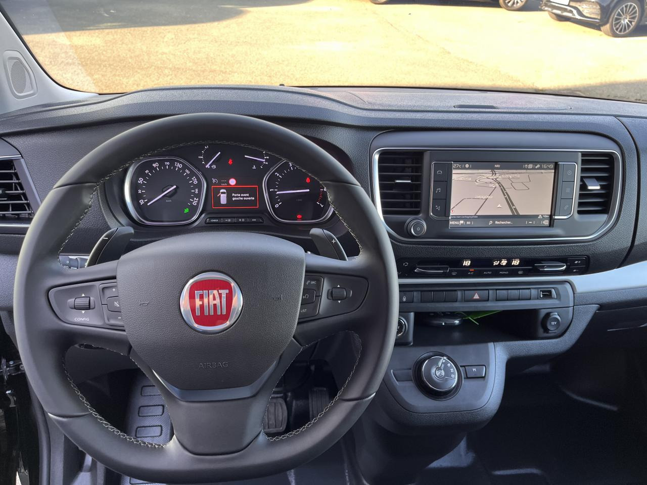 FIAT Scudo XL 2.0 BlueHDi - 180 S&S - BVA Cabine Approfondie 6 PLACES - Jatko-ohjaamo kevyt kuorma-auto: kuva FIAT Scudo XL 2.0 BlueHDi - 180 S&S - BVA Cabine Approfondie 6 PLACES - Jatko-ohjaamo kevyt kuorma-auto FIAT Scudo XL 2.0 BlueHDi - 180 S&S - BVA Cabine Approfondie 6 PLACES - Jatko-ohjaamo kevyt kuorma-auto: kuva FIAT Scudo XL 2.0 BlueHDi - 180 S&S - BVA Cabine Approfondie 6 PLACES - Jatko-ohjaamo kevyt kuorma-auto