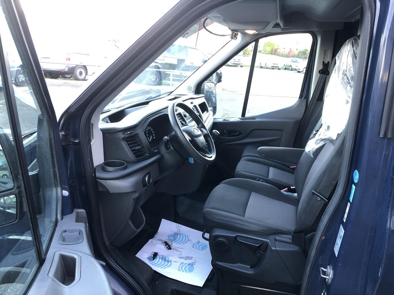 FORD Transit 350 L3H2 2.0 EcoBlue 130ch Frigorifique Ambiente - Pakettiauto: kuva FORD Transit 350 L3H2 2.0 EcoBlue 130ch Frigorifique Ambiente - Pakettiauto FORD Transit 350 L3H2 2.0 EcoBlue 130ch Frigorifique Ambiente - Pakettiauto: kuva FORD Transit 350 L3H2 2.0 EcoBlue 130ch Frigorifique Ambiente - Pakettiauto
