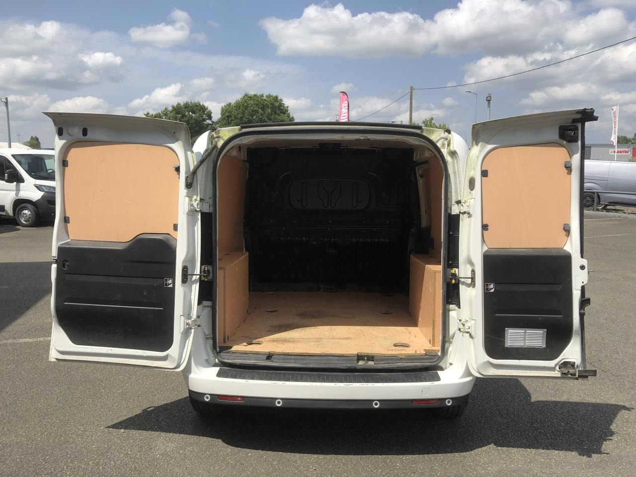 Fiat Doblo Cargo 1.3 MULTIJET 95CH PACK PROFESSIONAL TRIO E6 - Pieni pakettiauto: kuva Fiat Doblo Cargo 1.3 MULTIJET 95CH PACK PROFESSIONAL TRIO E6 - Pieni pakettiauto Fiat Doblo Cargo 1.3 MULTIJET 95CH PACK PROFESSIONAL TRIO E6 - Pieni pakettiauto: kuva Fiat Doblo Cargo 1.3 MULTIJET 95CH PACK PROFESSIONAL TRIO E6 - Pieni pakettiauto