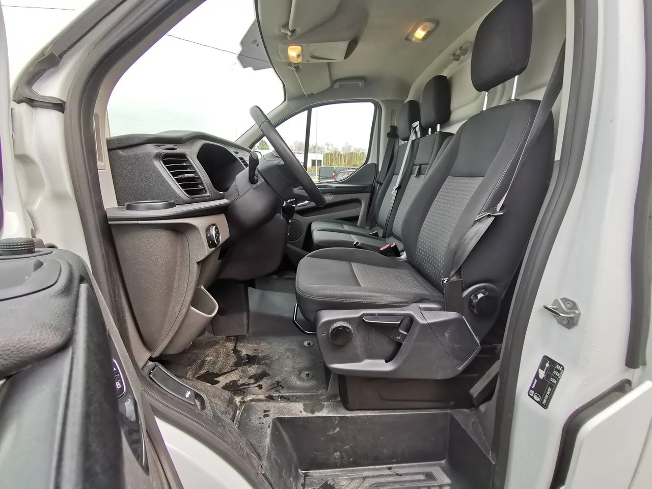 Ford Transit Custom 300 L2H1 2.0 ECOBLUE 130 HYBRID TREND BUSINESS - Pakettiauto: kuva Ford Transit Custom 300 L2H1 2.0 ECOBLUE 130 HYBRID TREND BUSINESS - Pakettiauto Ford Transit Custom 300 L2H1 2.0 ECOBLUE 130 HYBRID TREND BUSINESS - Pakettiauto: kuva Ford Transit Custom 300 L2H1 2.0 ECOBLUE 130 HYBRID TREND BUSINESS - Pakettiauto