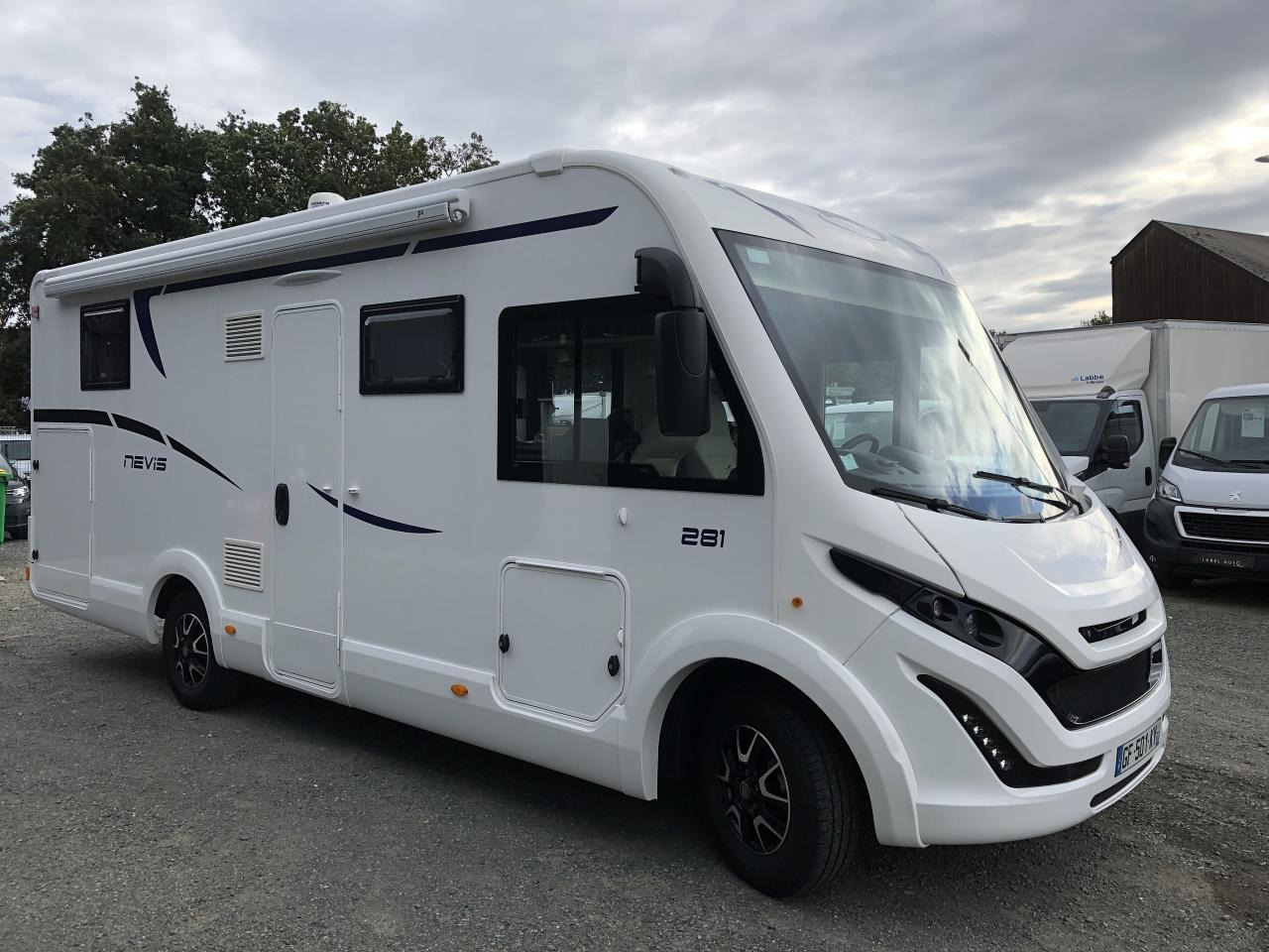 MC LOUIS NEVIS 281 - Integroitu asuntoauto: kuva MC LOUIS NEVIS 281 - Integroitu asuntoauto MC LOUIS NEVIS 281 - Integroitu asuntoauto: kuva MC LOUIS NEVIS 281 - Integroitu asuntoauto